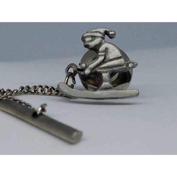 Vintage Ski Theme Silver Tie Tack with Chain, Vintage Men's Accesories - Picture 8 of 9